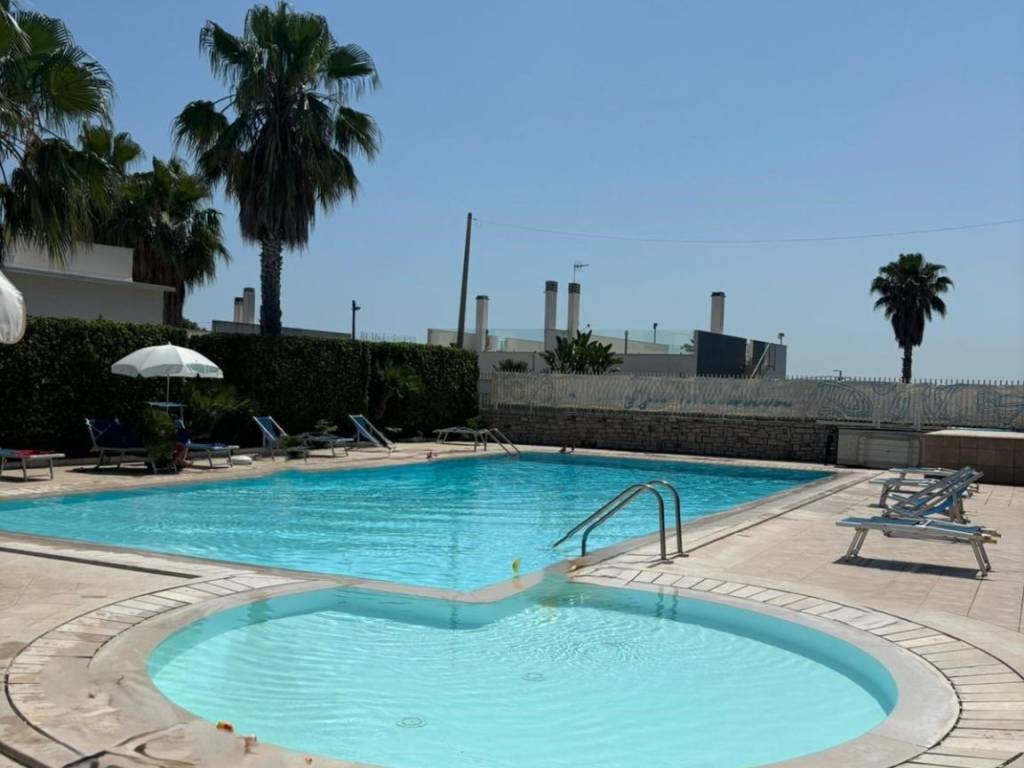 casa indipendente in vendita a Trani