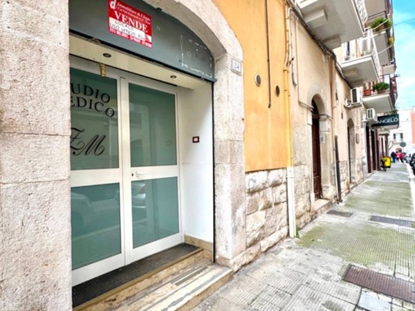 ufficio in vendita a Trani in zona Borgo Ottocentesco