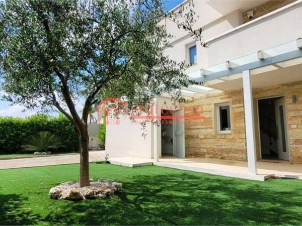 casa indipendente in vendita a Trani