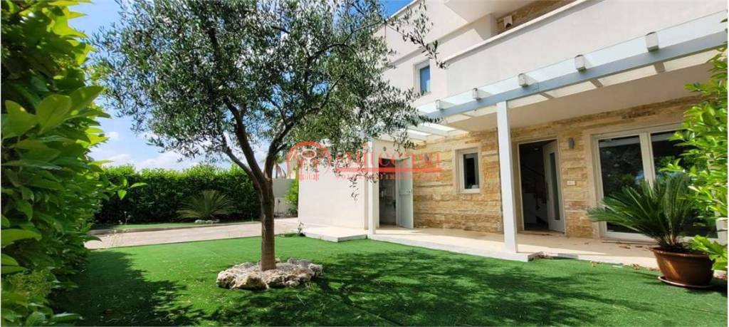 casa indipendente in vendita a Trani
