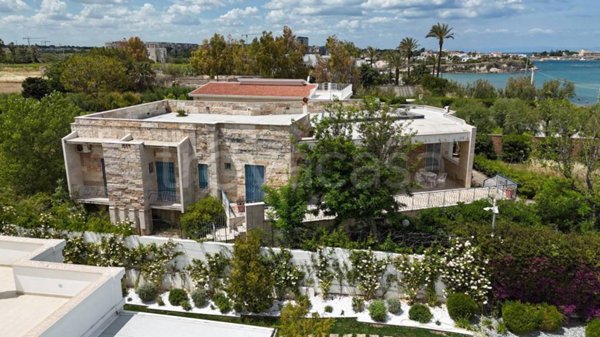 casa indipendente in vendita a Trani