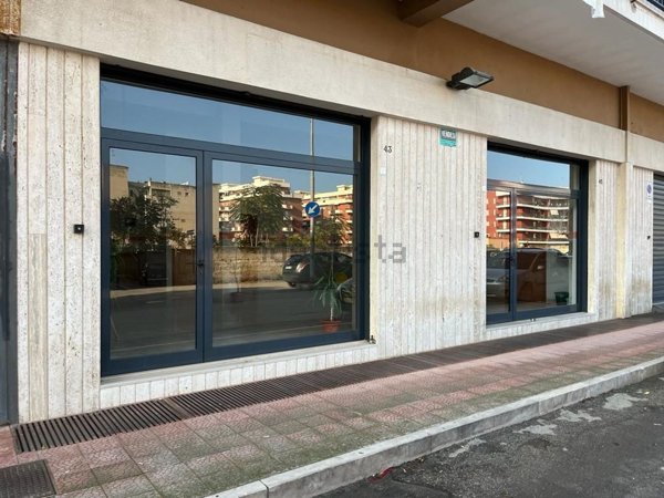 locale commerciale in vendita a Trani