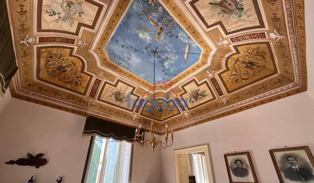 appartamento in vendita a Trani in zona Borgo Ottocentesco