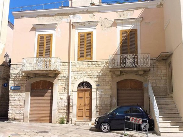 appartamento in vendita a Trani in zona Borgo Medievale