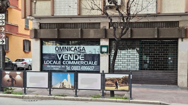 locale commerciale in vendita a Trani in zona Borgo Ottocentesco