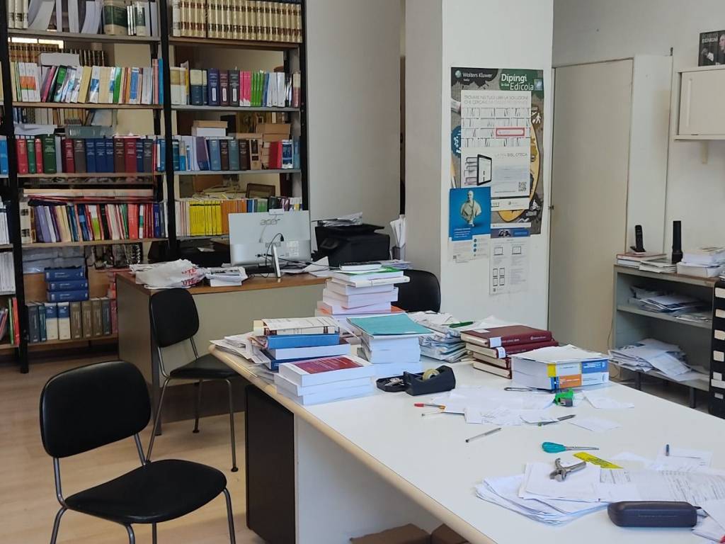 negozio in vendita a Trani in zona Borgo Ottocentesco