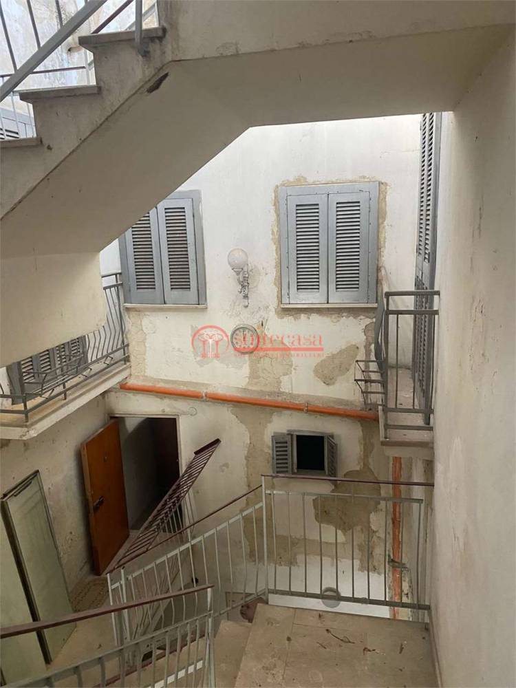 appartamento in vendita a Trani in zona Borgo Ottocentesco