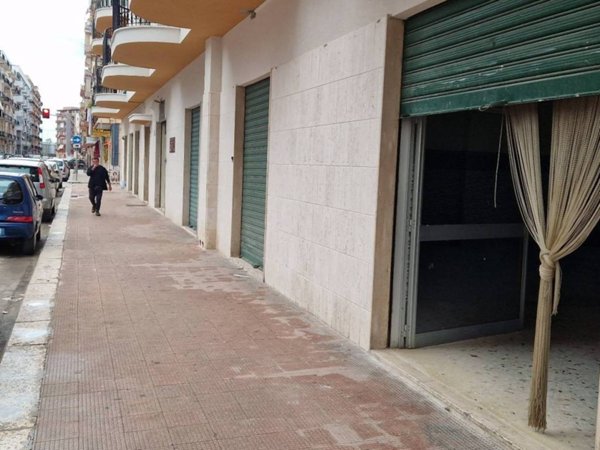negozio in vendita a Trani