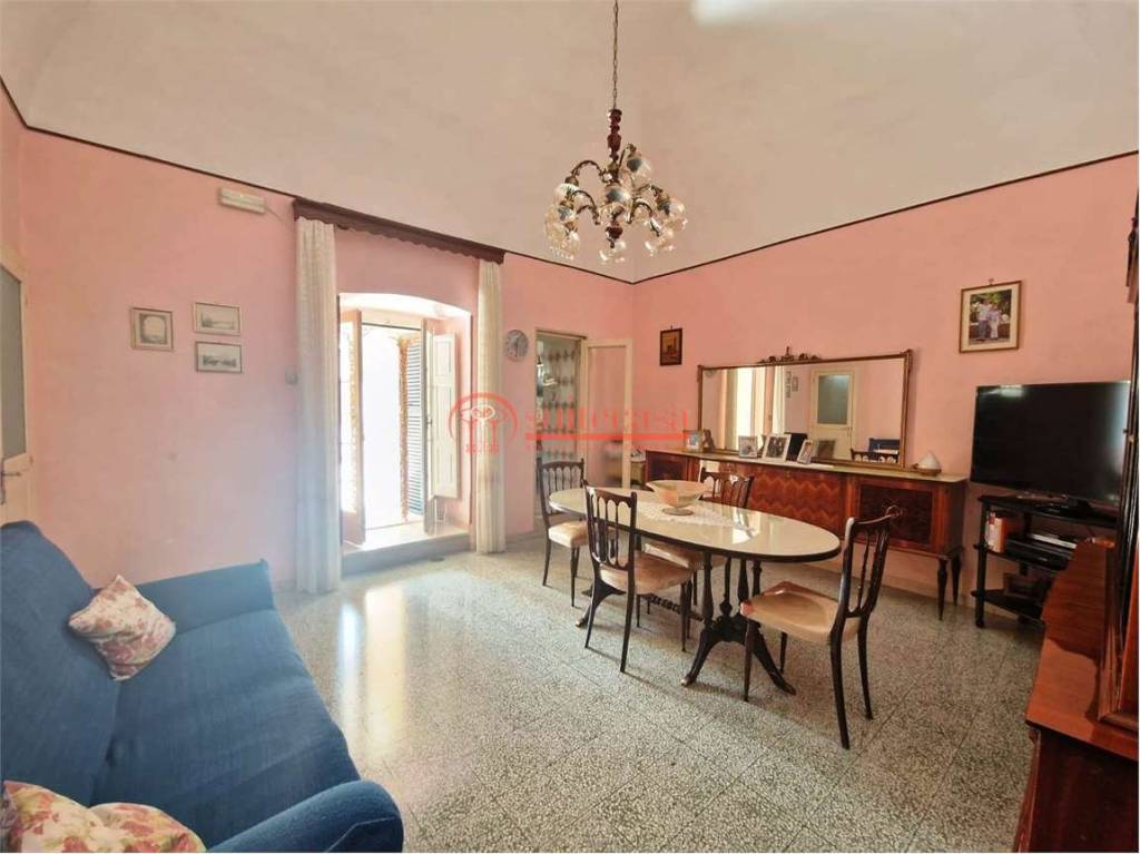 appartamento in vendita a Trani in zona Borgo Ottocentesco