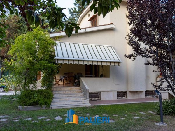 casa indipendente in vendita a Trani