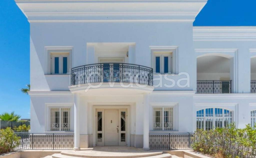 villa in vendita a Trani in zona Capirro