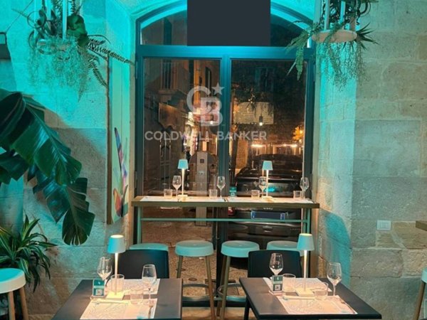 negozio in vendita a Trani in zona Borgo Medievale