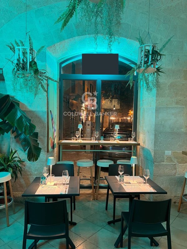 negozio in vendita a Trani in zona Borgo Medievale