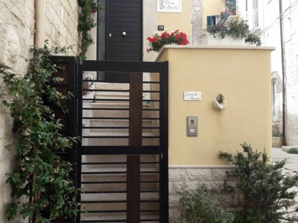 intera palazzina in vendita a Trani in zona Borgo Medievale