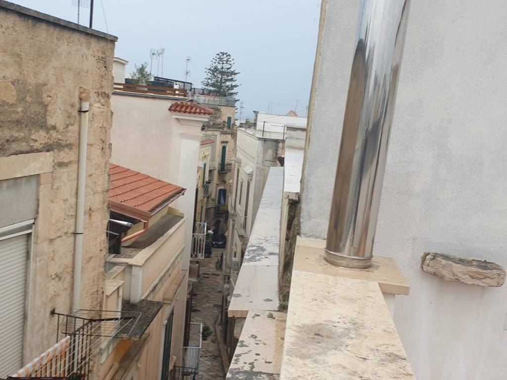 intera palazzina in vendita a Trani in zona Borgo Medievale