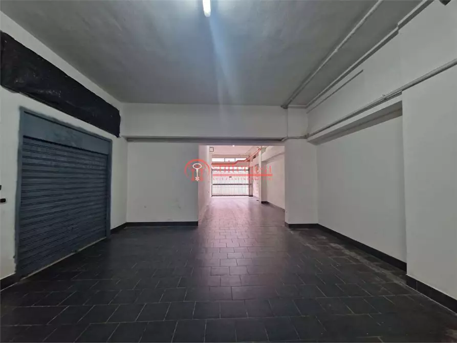 locale di sgombero in vendita a Trani