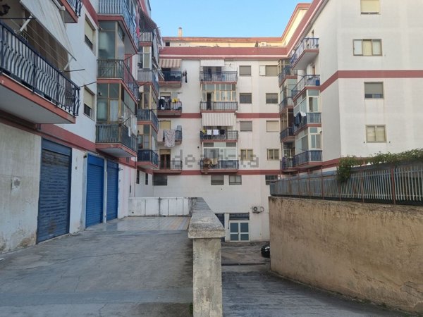 negozio in vendita a Trani