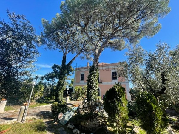 casa indipendente in vendita a Trani