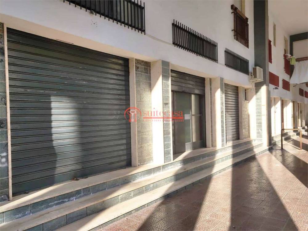 negozio in vendita a Trani