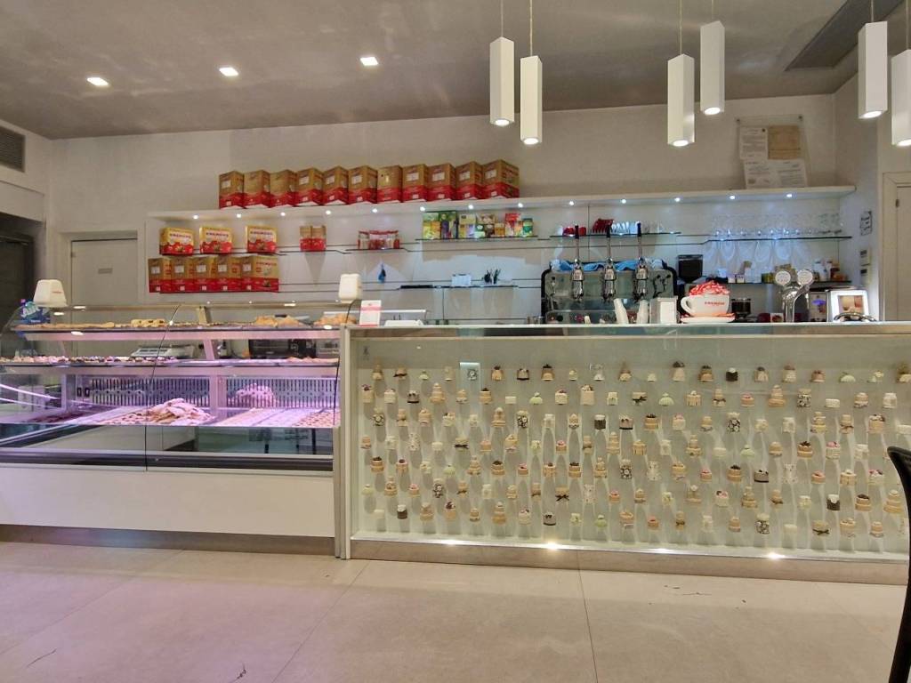 negozio in vendita a Trani