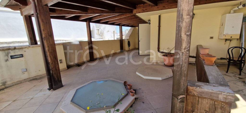 appartamento in vendita a Trani in zona Borgo Medievale