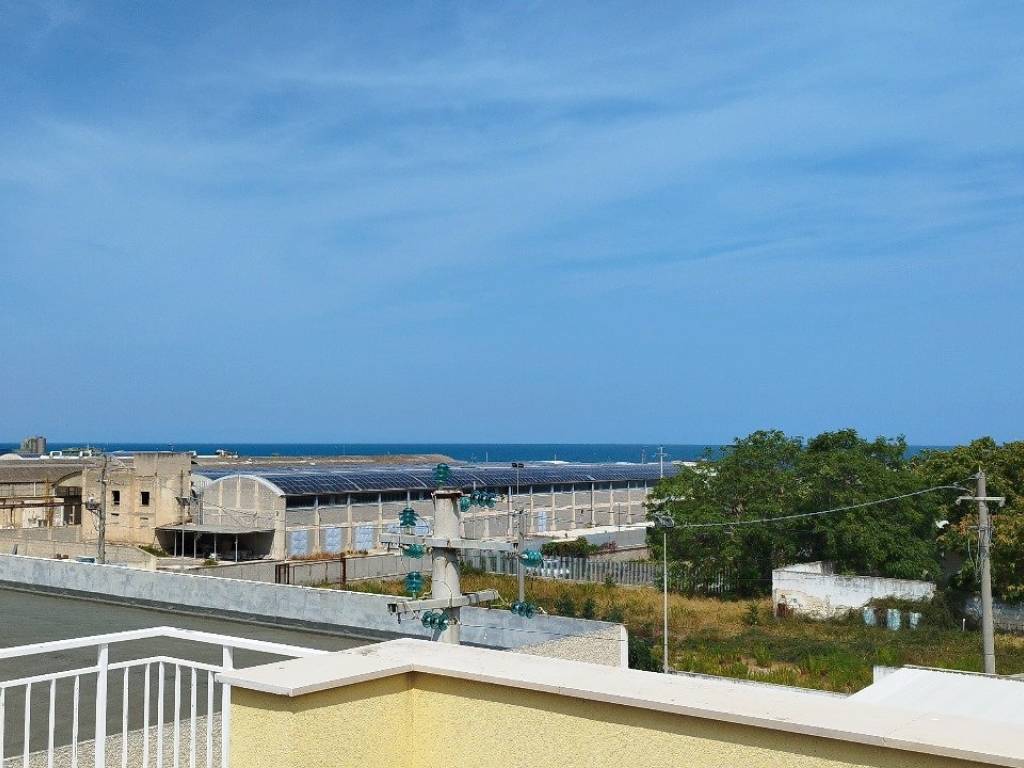 locale commerciale in vendita a Trani