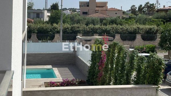 casa indipendente in vendita a Trani