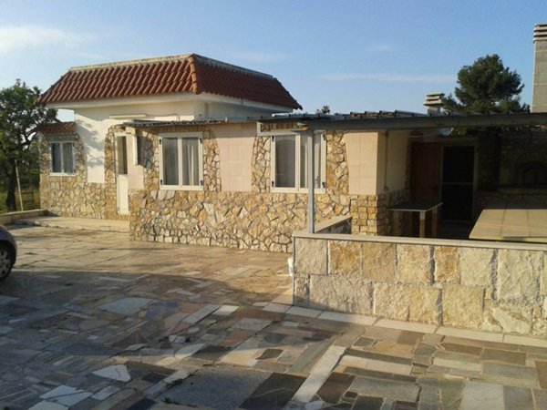 casa indipendente in vendita a Trani in zona Capirro
