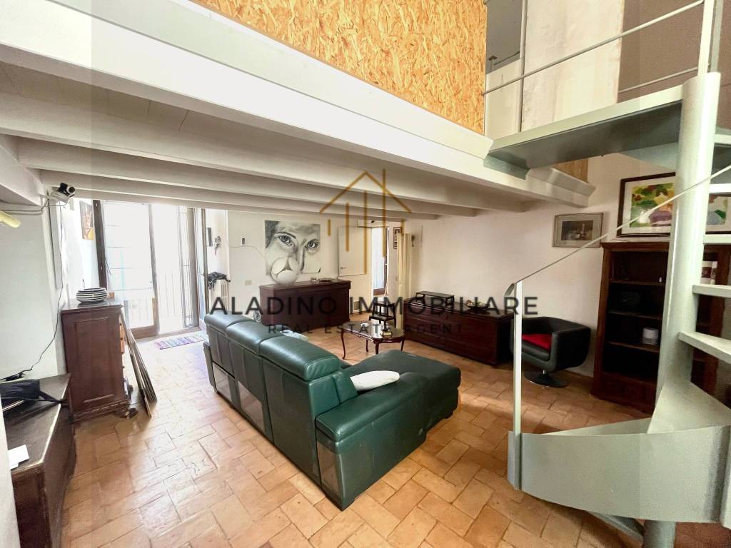 appartamento in vendita a Trani in zona Borgo Medievale