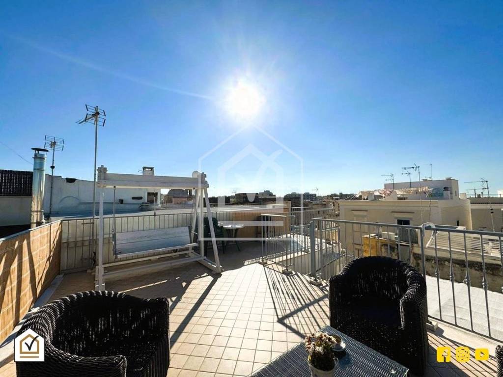 intera palazzina in vendita a Trani in zona Borgo Medievale