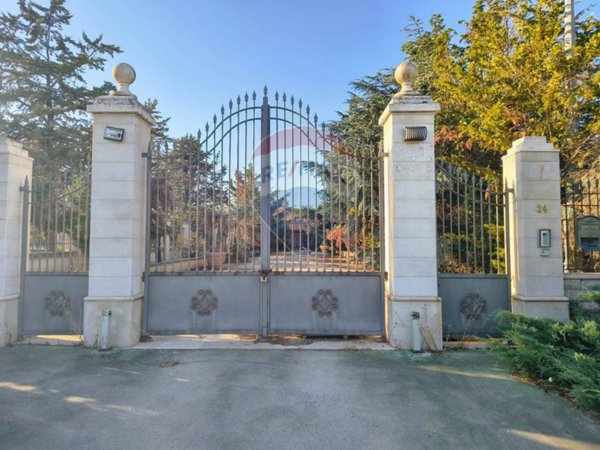 casa indipendente in vendita a Trani