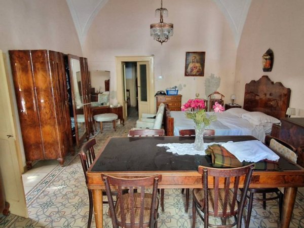 negozio in vendita a Trani in zona Borgo Medievale