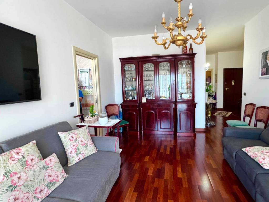 appartamento in vendita a Trani in zona Borgo Ottocentesco