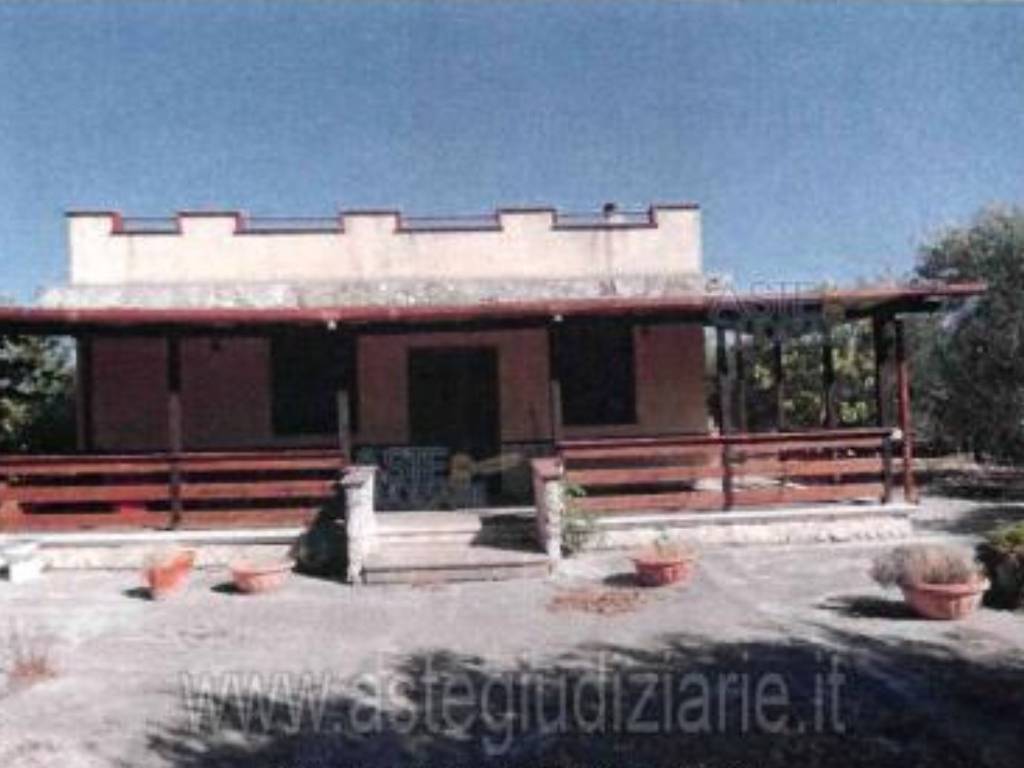 casa indipendente in vendita a Trani in zona Capirro