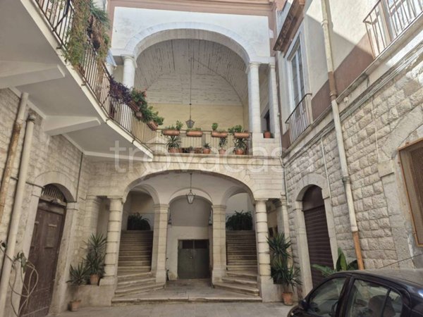 appartamento in vendita a Trani in zona Borgo Medievale