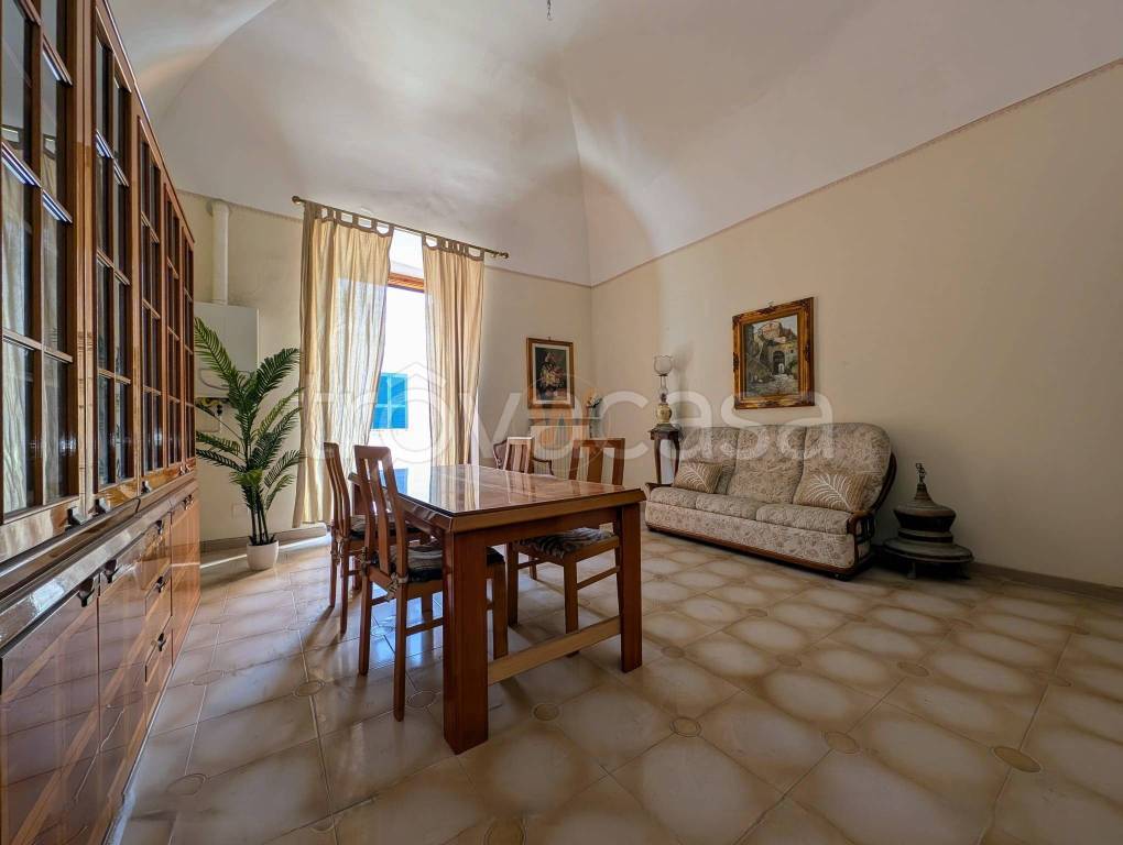 appartamento in vendita a Trani in zona Borgo Ottocentesco