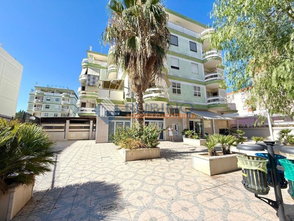 locale commerciale in vendita a Trani