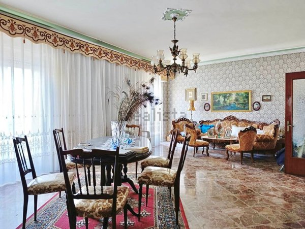 appartamento in vendita a Trani in zona Borgo Ottocentesco