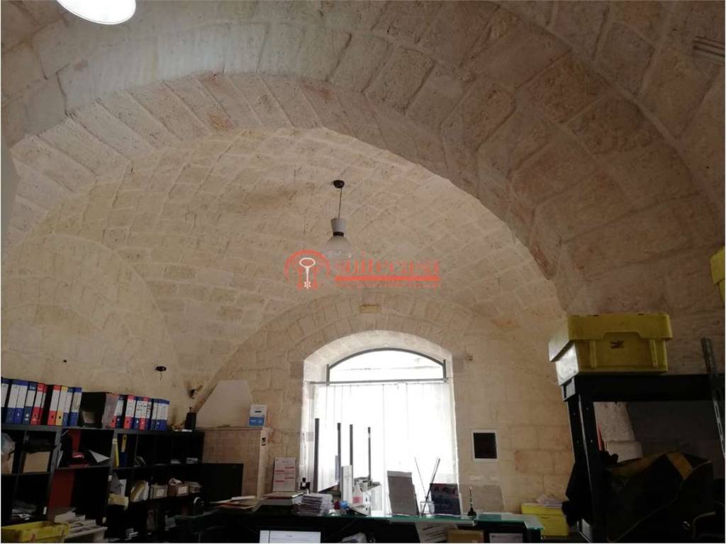 negozio in vendita a Trani