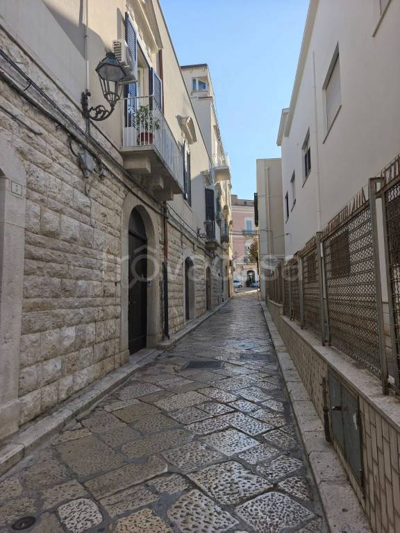 negozio in vendita a Trani in zona Borgo Ottocentesco
