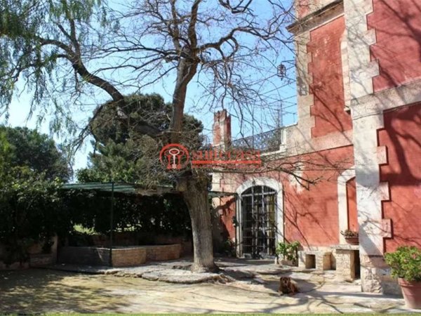 casa indipendente in vendita a Trani in zona Capirro