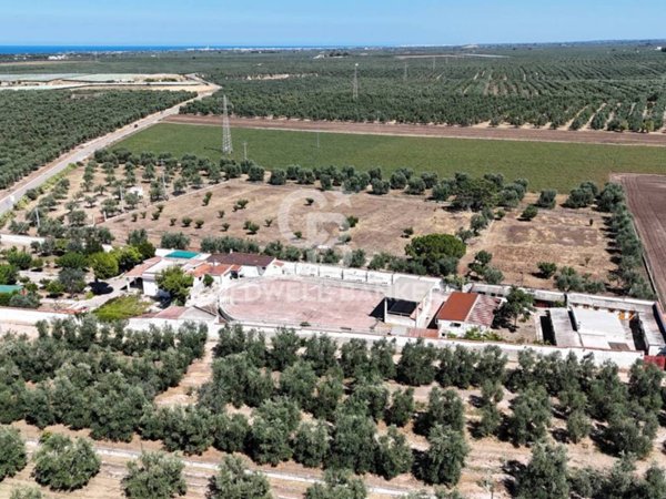 casa indipendente in vendita a Trani