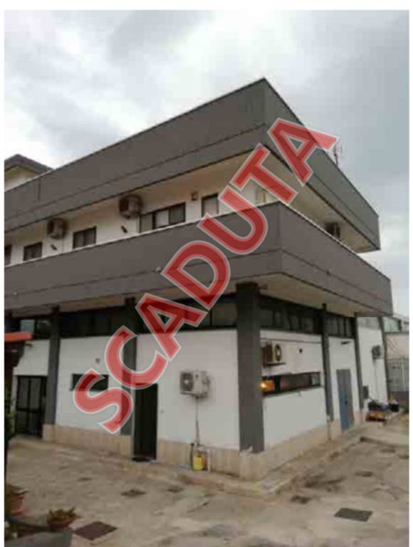 negozio in vendita a Trani