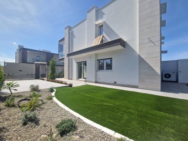 casa indipendente in vendita a Trani