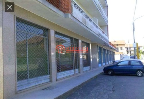 locale commerciale in vendita a Trani