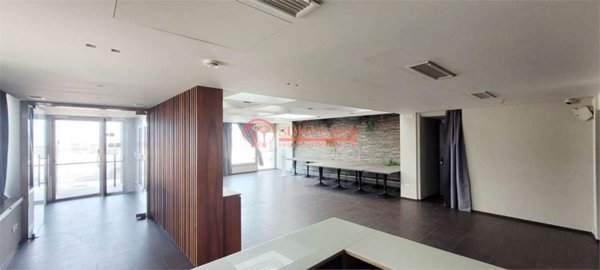 locale commerciale in vendita a Trani