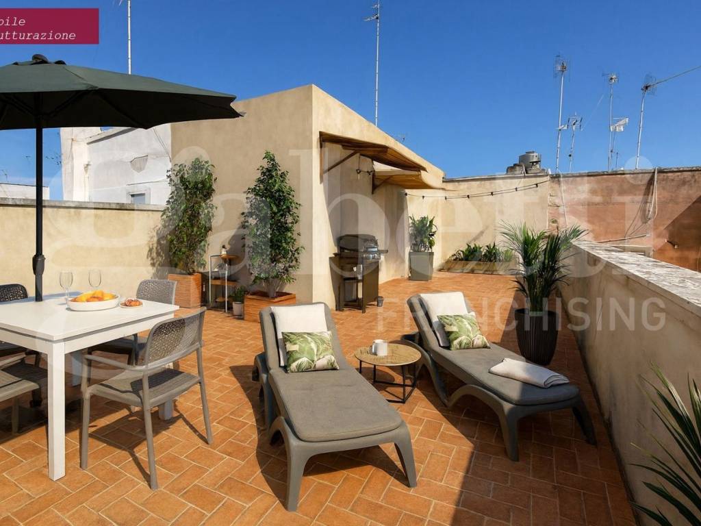 appartamento in vendita a Trani in zona Borgo Ottocentesco