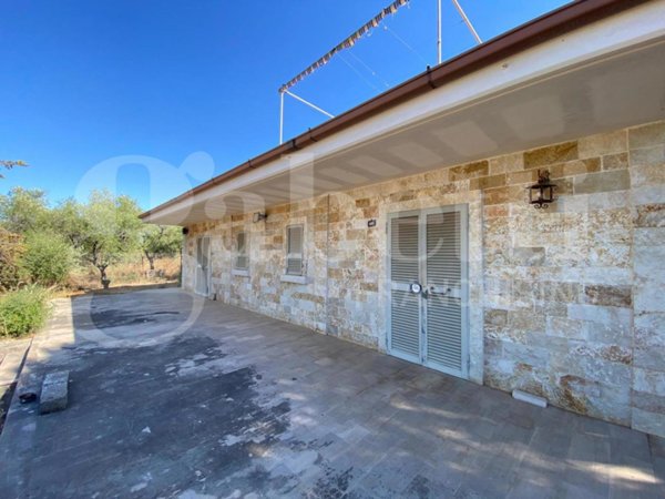 casa indipendente in vendita a Trani in zona Borgo Ottocentesco