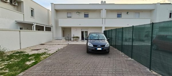 casa indipendente in vendita a Trani in zona Capirro