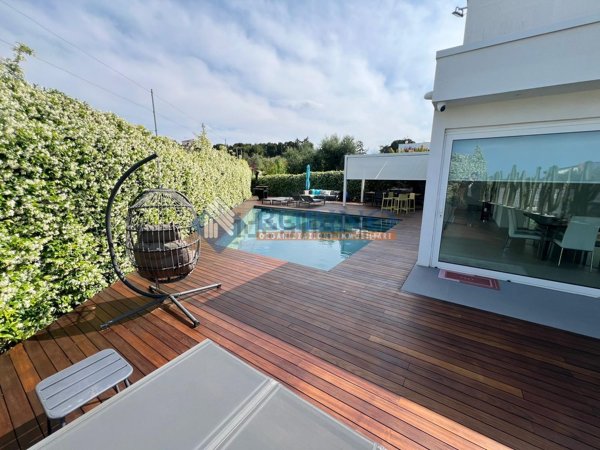 casa indipendente in vendita a Trani in zona Capirro